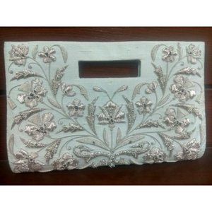 Embrayages de robe pour femmes doublés de satin-soie à la mode Sacs à main à la mode Sacs à main pour les fêtes Nouveau style unique - Product Image 2