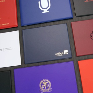 Carpeta de Presentación Transparente Personalizada de Cuero PU con Impresión Digital para Documentos, Archivos, Diseños, Transparentes y Cubiertas de Diploma - Product Image 4
