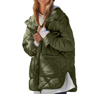 Chaqueta acolchada cálida de Invierno para mujer, chaqueta de poliéster de alta calidad, chaqueta acolchada transpirable de color personalizado - Product Image 1