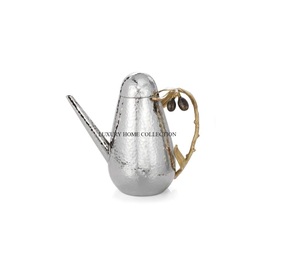 Pichet fantaisie poli à la main avec un design exquis et une structure durable, parfait pour les fêtes, les fêtes et les mariages - Product Image 1