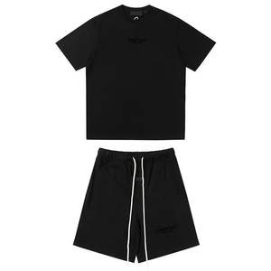 Ensembles de shorts et de t-shirts sportifs et de t-shirts personnalisés de haute qualité pour hommes OEM personnalisés 100% pour hommes légers et parfaits pour les loisirs décontractés - Product Image 1