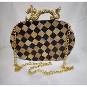 Bolsos de mano Bolso de resina de alta calidad con asa de metal en precio al por mayor Estilo moderno para mujer Último diseño - Product Image 3