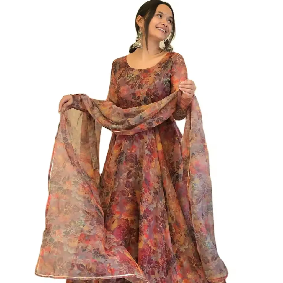 Vestido de seda tradicional indiano de organza pesada, vestido de terno anarkali e conjunto pent com dupatta, mais recente designer