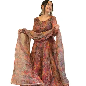 最新设计师重型欧根纱丝绸印度传统礼服Anarkali套装连衣裙 & pent配dupatta套装