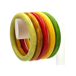 Bracelet élégant en résine imperméable avec des couleurs personnalisées Bijoux faits à la main pour les cadeaux d'affaires et les accessoires personnels des femmes - Product Image 2