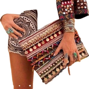 Sac à main indien brodé à la main de style Banjara avec des pièces de monnaie et des perles multicolores, style bohème, fermeture à glissière, doublure en coton, pour femmes - Product Image 1