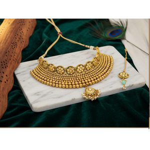 Hermoso collar Roop para uso festivo con detalles hechos a mano y piedras disponibles al mejor precio - Product Image 1