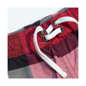 Shorts décontractés pour hommes 2026, rouge bordeaux élégant, haute qualité, couleur unie, écologiques, légers, avec cordon de serrage, 100 % polyester, séchage rapide - Product Image 5