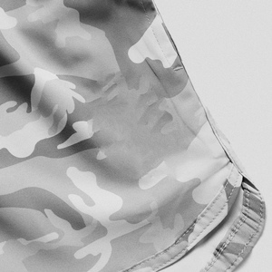 Pantalones cortos deportivos con bolsillos laterales para gimnasio para hombre, pantalones cortos atléticos de secado rápido 100% poliéster para hombre, venta al por mayor, pantalones cortos deportivos para correr 2 en 1 - Product Image 3