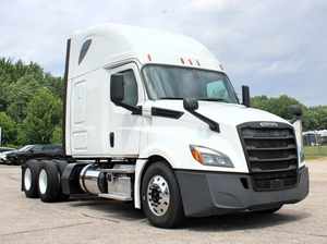 Camión semirremolque Cascadia 126 Sleeper de alto rendimiento 2018 - Techo elevado, Detroit 455HP, 12 velocidades, con garantía - Product Image 4