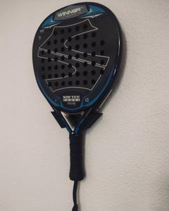 พวงกุญแจแร็กเกตบอลดองพวงกุญแจโลโก้แบบกำหนดเองคุณภาพสูง - Product Image 2