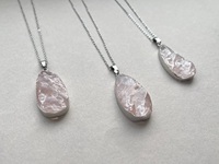 Collier tendance en argent sterling 925 plaqué rhodium avec chaîne à maillons et grand pendentif en quartz rose brut pour femmes et hommes