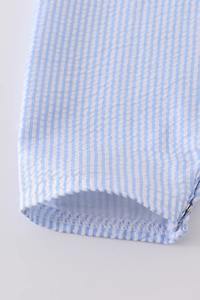 Mameluco de Bebé Niño con Bordado de Animales en Tela Seersucker Azul, Traje Infantil Personalizado, Proveedor de Ropa de Bebé de Algodón - Product Image 5