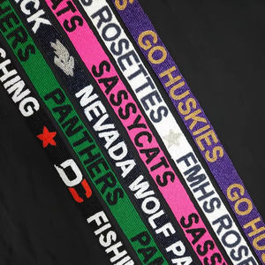 Ensemble d'équipement équestre en cuir de qualité supérieure, léger, avec motif croisé perlé, fait main : têtière, collier de poitrail, rênes et sangles de avecer - Product Image 1