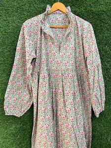 ชุดเดรสผ้าฝ้ายอินเดียพิมพ์ลายดอกไม้ฤดูร้อนคอลเลกชั่นชุดใส่ตอนกลางวันสวมใส่สบายสุดหรูเสื้อคอตตอนออร์แกนิก - Product Image 6