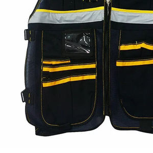 Vente en gros de gilets de sécurité TACHTICAL STANDARD de haute qualité en polyester noir, construction robuste, haute visibilité, réfléchissant, imperméable, LED pour hommes - Product Image 3