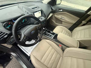 รถยนต์มือสองคุณภาพดีราคาประหยัด ปี 2017 ฟอร์ด เอสเคป ไททานิอุม พวงมาลัยซ้าย - Product Image 2