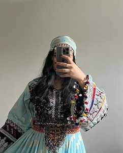 ชุดเดรสปักลายสไตล์โมเดิร์นวินเทจแบบอัฟกานิสถาน ดีไซน์ใหม่ สำหรับผู้หญิงและผู้ชาย ชุดงานแต่งงาน ชุดออกงาน ชุดคู่รักแบบเรียบร้อย ความยาวระดับเข่า ทรงเอไลน์ - Product Image 2