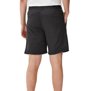 Venta al por mayor pantalones cortos negros de malla hasta la rodilla de alta calidad cintura elástica y bolsillos laterales patrón sólido estilo casual tarifas bajas - Product Image 2