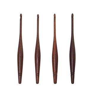 Juego de ganchos de ganchillo ergonómicos Mangos de agarre suave Herramientas de tejer para principiantes y ganchos de ganchillo de madera personalizados a un costo barato - Product Image 3