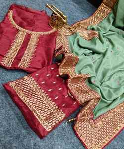 Explorez un arc-en-ciel de couleurs dans notre collection de saris attrayants vêtements de mariage élégants avec des embellissements en pierre - Product Image 4