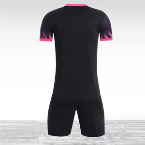 Nouveauté, ensemble de maillots de football en gros, uniforme de football unisexe, impression par sublimation 100% polyester, fabriqué au Pakistan - Product Image 2