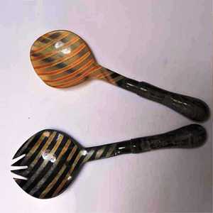 Serveurs à salade ovales en corne de buffle Serveur à salade en bois lot de 2 fait à la main KETCHENWAR UNIQUE - Product Image 4