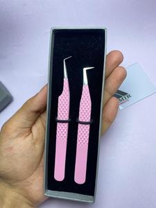 Pinzas Antimagnéticas de Acero Inoxidable Rosa Bebé de 90 Grados para Principiantes y Profesionales en Extensiones de Pestañas, Mango Cómodo, Punta Suave - Product Image 6