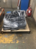 Supports de montage triangulaires en acier thermolaqué standard à fixation unilatérale, plaque de base de support de tuyau, support de colonne, marque personnalisée OEM