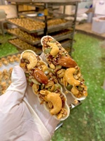 CARAMELIZED NUT BOAT TART Cereal Tart 1kg Manis Rendah Lemak Goreng Bahan Alami Vietnam