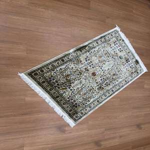 Alfombras Grises Extra Afelpadas, Coloridas, Hechas a Mano con Lana y Algodón, Diseño Floral, Ecológicas, de Alta Densidad de Nudos, Fabricadas en India - Product Image 2