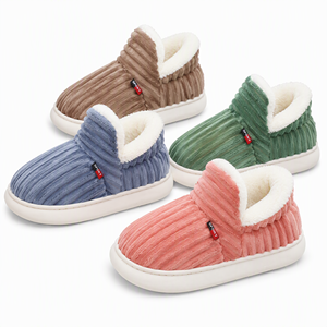 Chaussons chauds en peluche rose doublés de polaire, antidérapants, pour l'intérieur et l'extérieur, en coton, faciles à enfiler. - Product Image 1