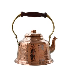 Hervidor de cobre vintage funcional para la preparación diaria del té con cuerpo martillado hecho a mano de aspecto clásico y diseño duradero - Product Image 1