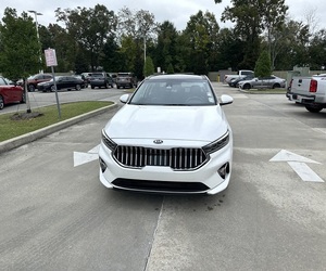 Offre exceptionnelle : Kia Cadenza Technologie FWD 2020 d'occasion, prête à être expédiée - Product Image 1