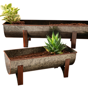 Pot de fleurs rectangulaire en métal au design attrayant, finition blanche poudrée, bac de jardinage pour plantes d'intérieur et d'extérieur, en vente - Product Image 5