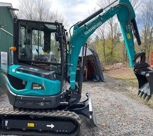 High Quality Second Hand Mini Excavator Sunward SWE25UF Diesel 2025 Earth Moving Machinery Mini Excavator for Bulk for Sale - Product Image 2