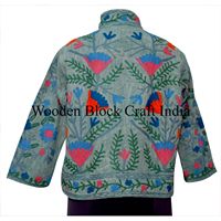 Veste courte respirante en tricot matelassé Suzani brodé à la main d'Inde, style bohème, broderie florale, tissu TNT, doublure en coton