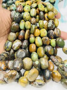 Perles de pierre de forme ovale lisse AAA Natural Tibetan Turquoise 18-25mm Brin de 14 pouces - Product Image 2