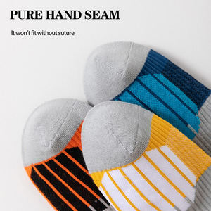 2024 personnalisé de haute qualité hommes cyclisme vélo course chaussettes Polyester Sports de plein air chaussettes Logo rouge couleur antibactérien quantité minimale de commande 10 - Product Image 6