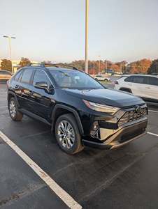 Toyota RAV4 Limited FWD SUV d'occasion 2025 - Product Image 5