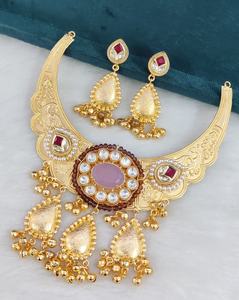 Ensemble de collier en fusion de doublet et de polki de qualité supérieure fait à la main, design magnifique, parfait pour les mariages, les occasions festives, les tenues de soirée - Product Image 2