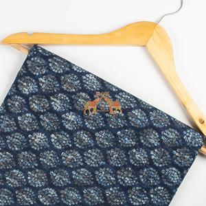 Tissu artisanal indigo 100 % coton imprimé floral, motif traditionnel indien, pour vêtements de garçons - Product Image 4