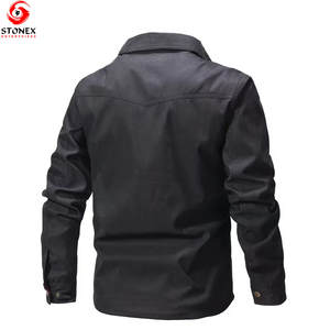 แจ็คเก็ตคาร์โก้ผู้ชายคุณภาพสูงสำหรับฤดูหนาว คอตั้ง สไตล์ไฮสตรีท ระบายอากาศได้ดีและเป็นมิตรกับสิ่งแวดล้อม พร้อมกระเป๋า - Product Image 2