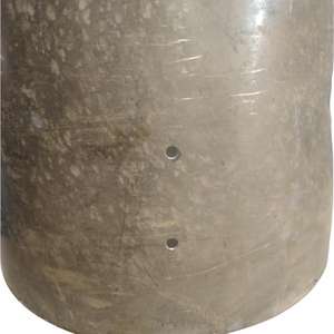 L'objet ressemble à un raccord ou un coupleur de tuyauterie en métal, peut-être en laiton ou en bronze, coque de tambour. - Product Image 4