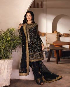 Nice Designer Ethnic Pakistanais Femmes Costumes par AJM Trade House 1015 - Product Image 2