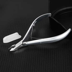 Juego Profesional de Cortaúñas de Acero Inoxidable D2022, Cortador de Cutículas para Manicura con Estuche Personalizado Impreso - Product Image 4