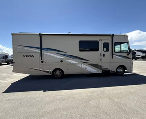 Autocaravana Usada Winnebago V-i-s-t-a 29V 2021, Ajustable, Tipo Cruiser, con Techo Elevable, Euro 6, para 4-6 Personas, Una Habitación, Refrigerador y Cocina - Product Image 2