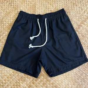 Pantalones cortos de baloncesto para hombre de verano 2025, pantalones cortos informales de gimnasio con patrón sólido y cintura elástica, producto profesional con logotipo personalizado impreso - Product Image 3