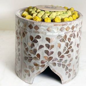 ขาตั้งเค้กทรงเหลี่ยมทำจากโลหะและไม้ขนาดใหญ่คุณภาพพรีเมี่ยมเหมาะสำหรับงานกิจกรรมร้านอาหารและโรงแรมจากอินเดีย - Product Image 3