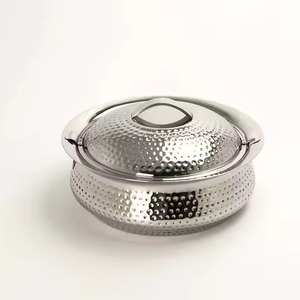 Plat de service rond en argent martelé, élégant et durable, en métal, pour buffet, fête, traiteur, mariage et repas à domicile - Product Image 1